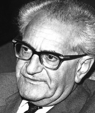 Fritz Bauer usa por primera vez el concepto de "Ingenieria de Software"