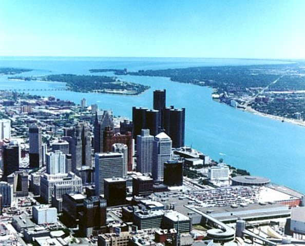 Henry Ford Moves to Detroit