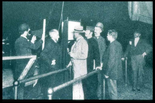 Edison Shows Public Demonstration