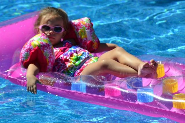 Kami modleing in the pool!
