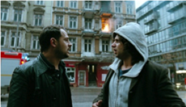 Illias hat sich blamieren, Zinos ist unglücklich