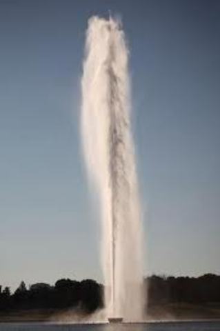 Captain Cook Memorial Jet opens.