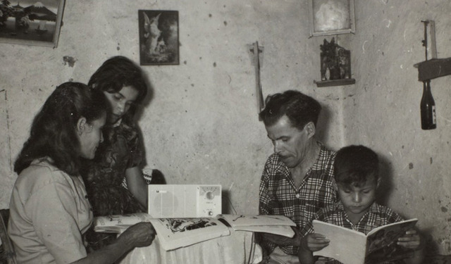 Colombia: Escuelas radiofónicas