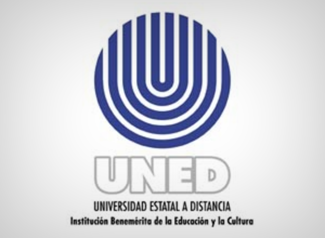 Costa Rica: Ley de creación de la Universidad Estatal a Distancia (UNED).