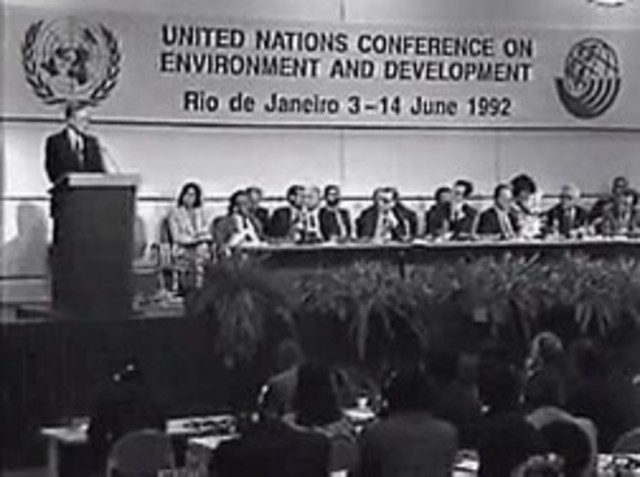 Conferencia de las Naciones Unidas sobre el Medio Ambiente y Desarrollo, Río de Janeiro, Brasil.