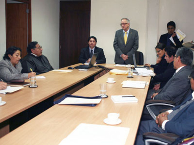 Creación de la Comisión