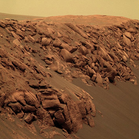 Arrives at Santa Maria Crater