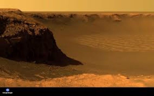 Reaches Victoria Crater