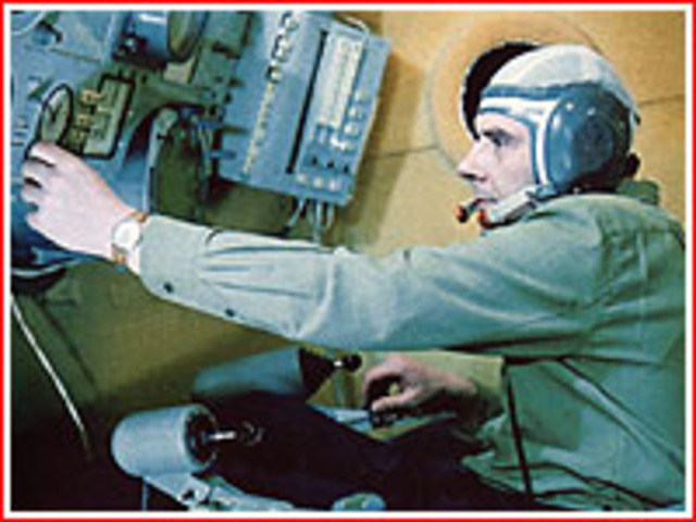 Vladimir Komarov dies with a faulty landing of the Soyuz-1 spacecraft during a test flight.