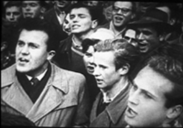 University students formed an independent political organization criticizing the government