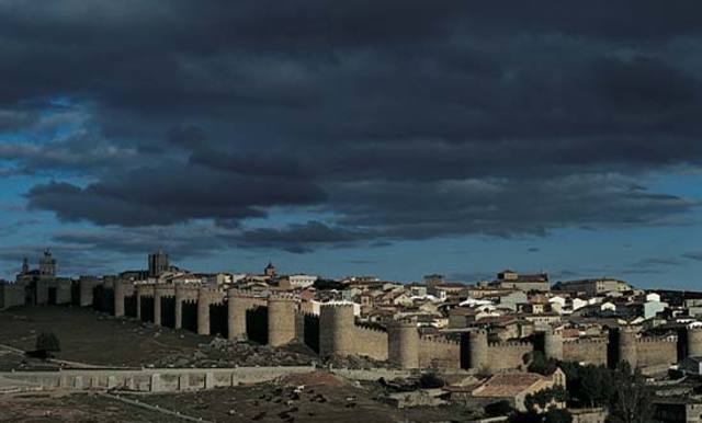 Spainish Christians conquer the Muslim Moors in Spain