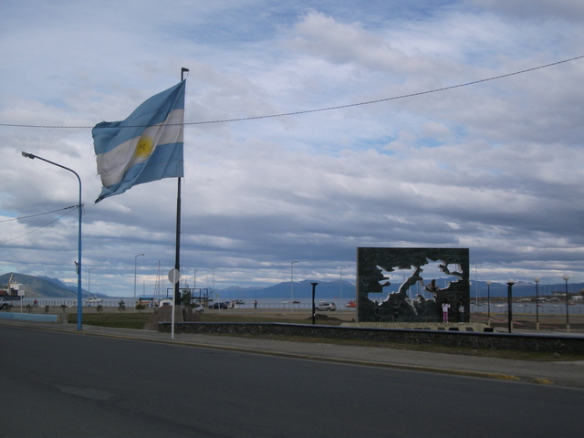 Visita al Monumento de los Héroes de Malvinas
