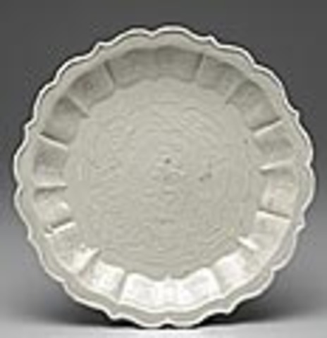 White wares from the Ting kilns reached their high point.