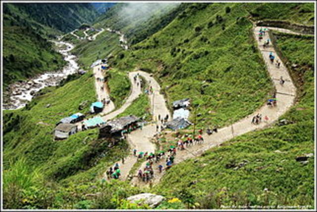 Muhammad returns to Mecca