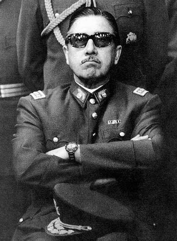 Pinochet es detenido en Londres