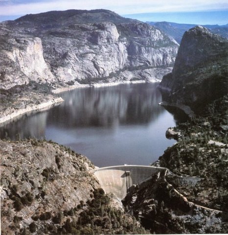 Congress passes Raker Act