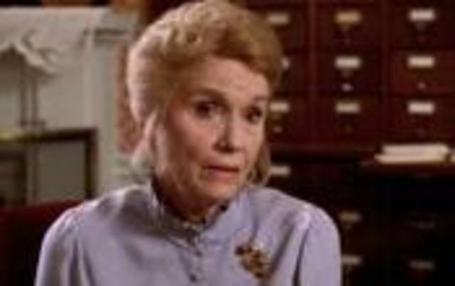 Opal befriends the librarian Franny Block.