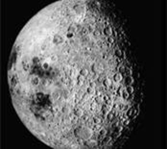 first humans to orbet the moo and see its "far side"