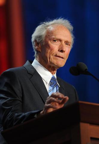 Clint Eastwood støtter Romney
