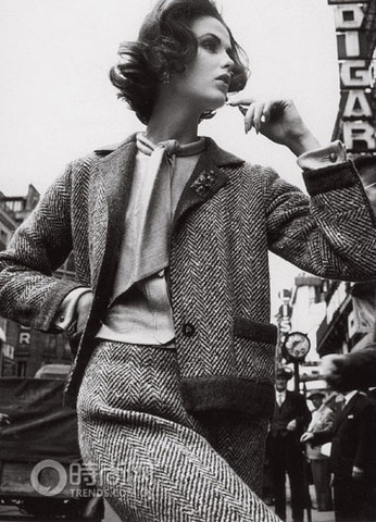 Chanel closed her fashion shop because of the world war II