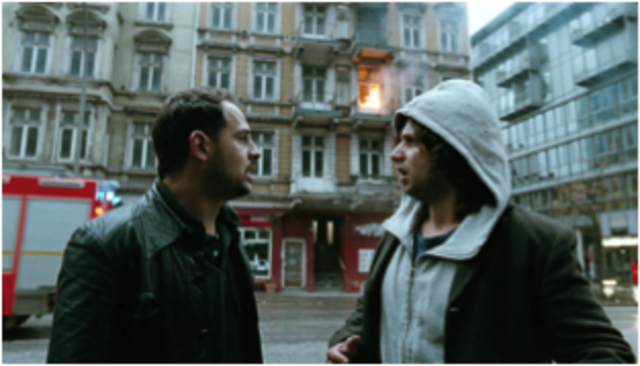 Illias hat Zino's Wohnung Brand gesteckt