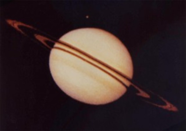 first fly by of saturn