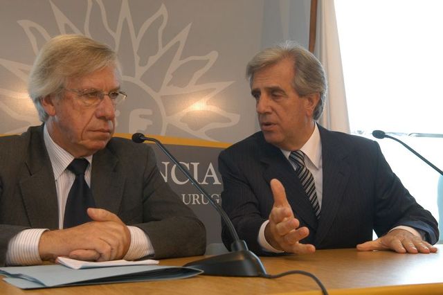 Tabaré Vázquez y Danilo Astori pidieron disculpas por  la situación de Pluna