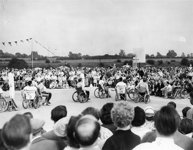 1ers Jeux des chaises roulantes et des amputés