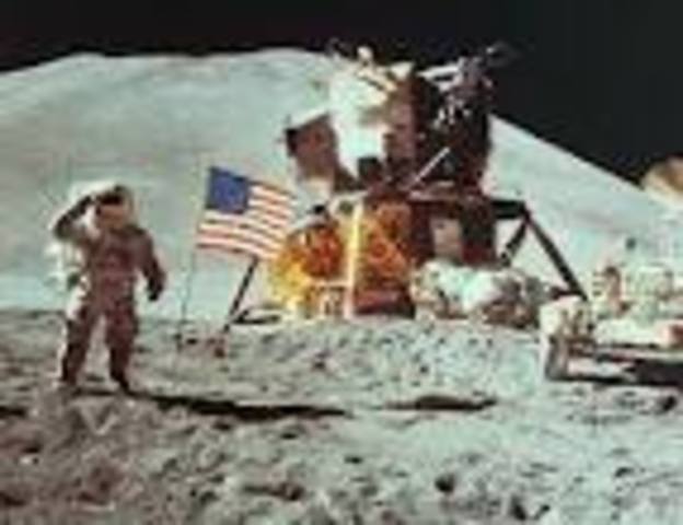 1st man landed on  the moon
