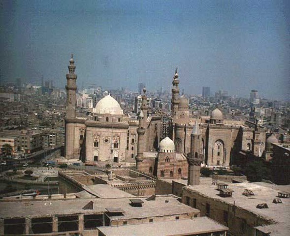 Cairo becomes center of Muslim world.