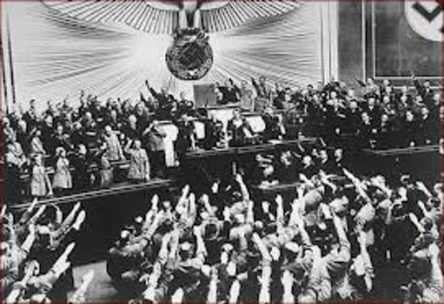 Nazis get majoriy in Reichstag