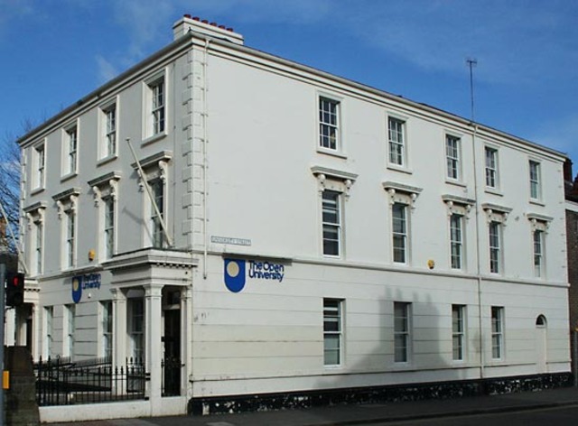 Open University Británica 1ra educación superior a distancia