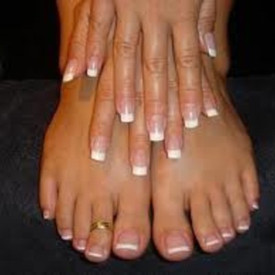 Timeline: historia del manicura y pedicura