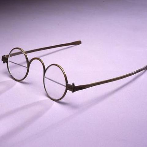 1780: Benjamin Franklin invents bifocal lenses.