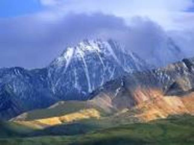 Buy a house in Alaska on 2500 acers