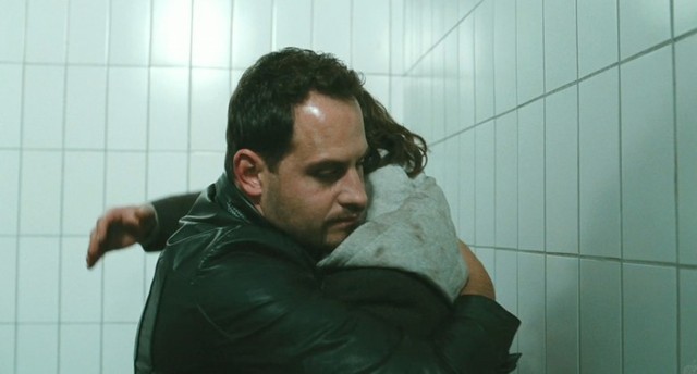 Zinos und Illias im Knast