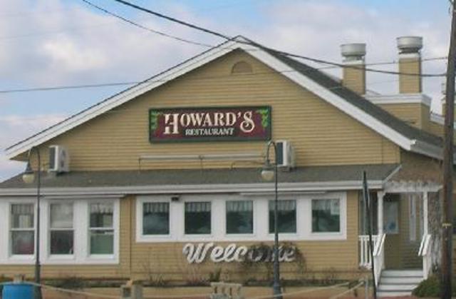 Started working at Howard's Seafood Resturant