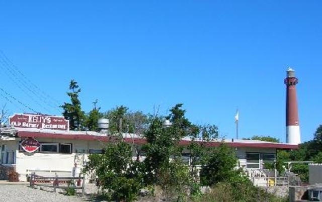 Started working at Kellys Ol Barney Resturant