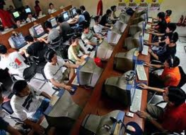 1.4 Billion Web Surfers.