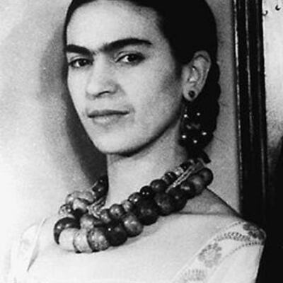 Timeline: Frida Kahlo
