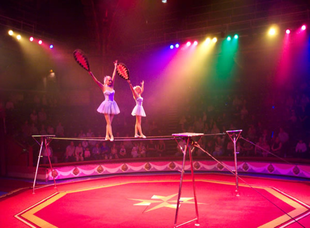 Circus Acts Employ Mimes