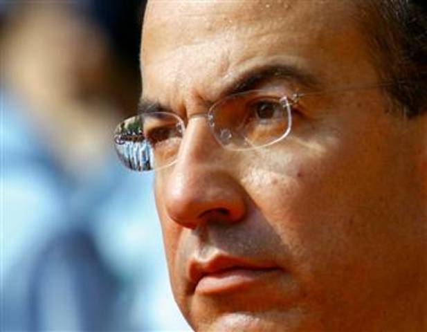 Gana Felipe Calderon las elecciones
