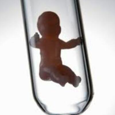 Timeline: des bébés éprouvettes pour des couples stériles