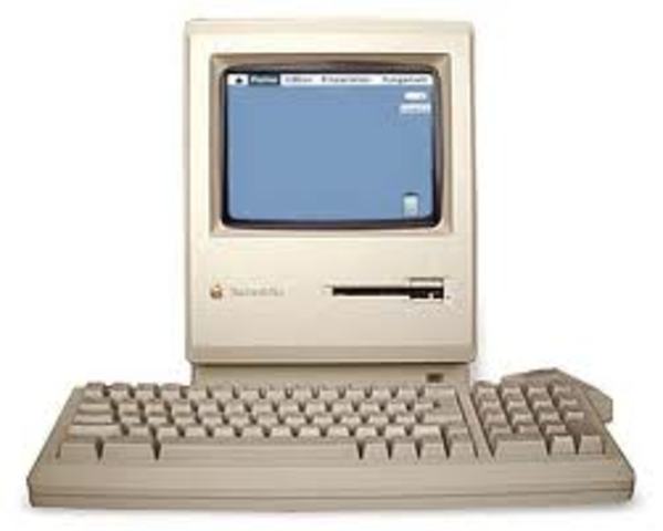 first apple macintosh computer
