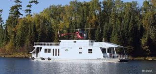 Went to Kenora and stayed in a houseboat