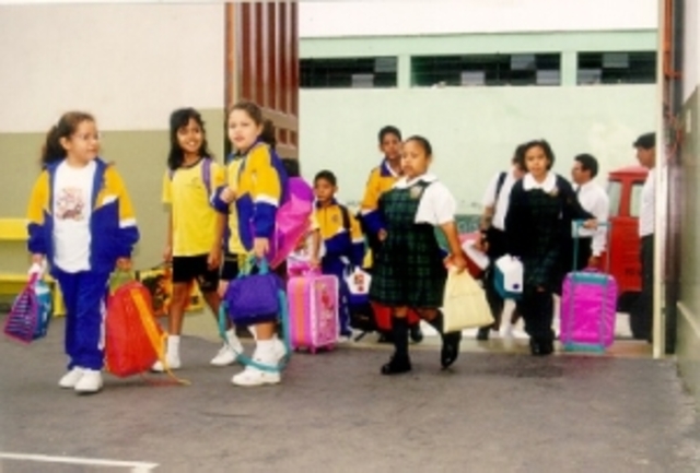 1995 - Reconocidos como Colegio Experimental