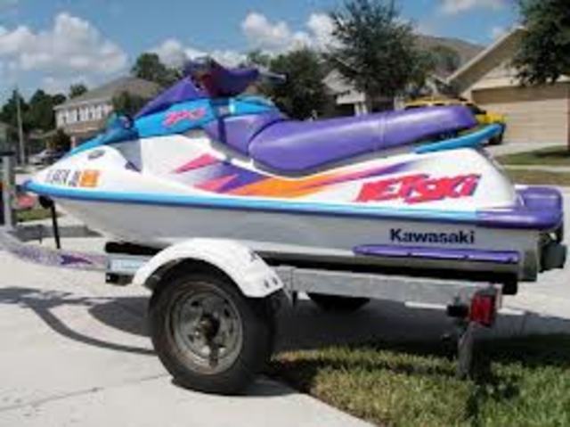 Lake house with jet skis!!!