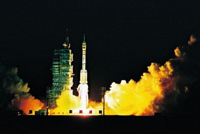 Chinese probe blasts off
