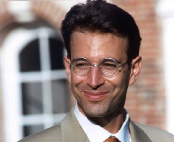 Reporter Daniel Pearl was kidnapped in Karachi, Pakistan. He was subsequently murdered .