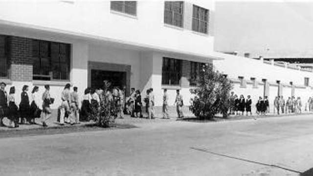 1959 - Demolición del edificio de Primaria